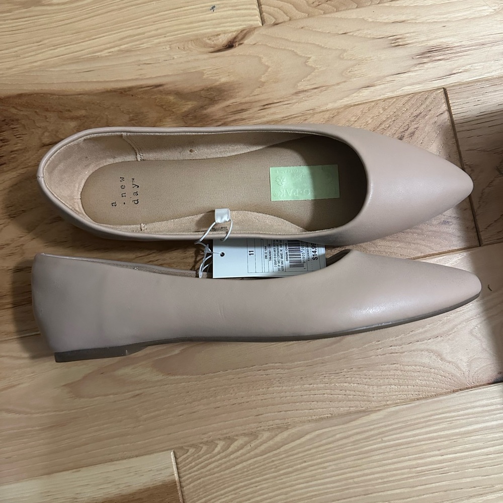 Tan flats